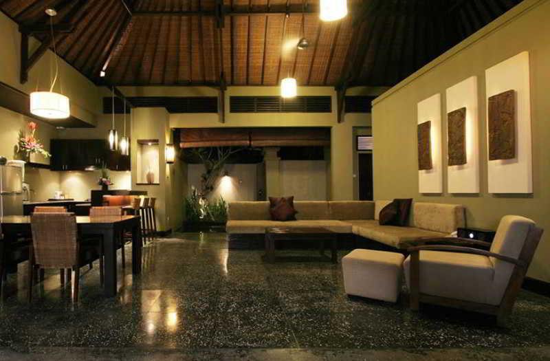 Pradha Villas Seminyak Екстериор снимка