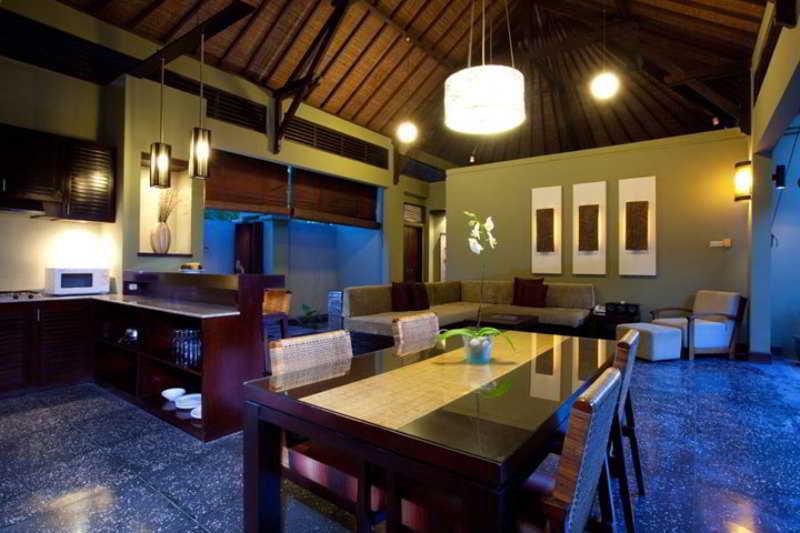 Pradha Villas Seminyak Екстериор снимка