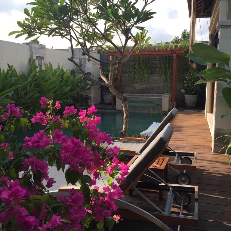 Pradha Villas Seminyak Екстериор снимка